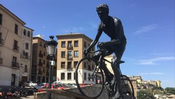 Imagen de reinauguración de la estatua a Federico Martín Bahamontes en Toledo