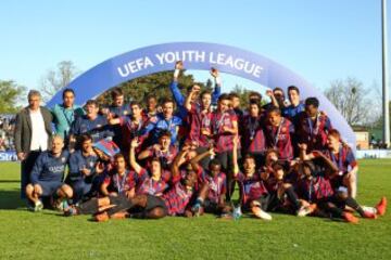 El Barcelona se proclamó primer campeón de la Champions League juvenil al imponerse al Benfica por 0-3, en partido disputado en Nyon.