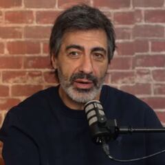 Juan del Val defiende a María Pombo por su comentario sobre la lectura: “Mucha gente que lee es imbécil”