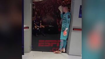 Se filtran las imágenes de Messi dentro del vestuario al descanso: dramático