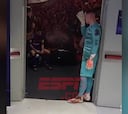 Se filtran las imágenes de Messi dentro del vestuario al descanso: dramático