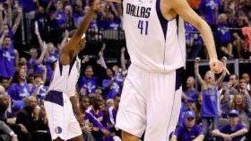 Los Lakers al borde del KO (0-3) y Rose alza a Chicago