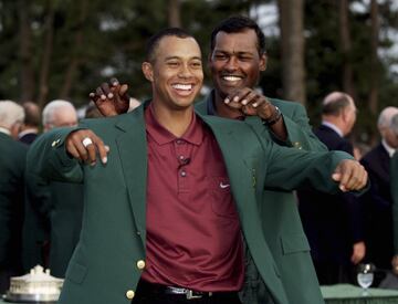 Tiger Woods, recibió la tradicional chaqueta verde de Vijay Singh. En esta ocasión se convirtió en el primer hombre en ganar los cuatro títulos principales profesionales seguidos de golf. 