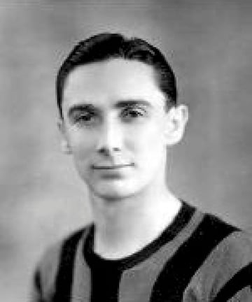 Goleador de la temporada 39/40 del Inter en la Serie A con 14 goles en 22 partidos