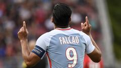 Falcao llega a China para la Supercopa de Francia