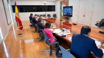 GRAF6005. MADRID, 26/04/2020.- Vista general de la reuni&oacute;n del presidente del Gobierno, Pedro S&aacute;nchez, durante la reuni&oacute;n este domingo por videoconferencia con los presidentes de las comunidades y ciudades aut&oacute;nomas, con los qu