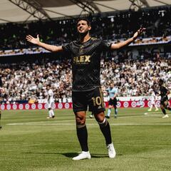 ¡Carlos Vela es el máximo goleador en la historia de El Tráfico!