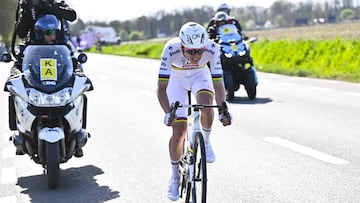 Slovenian Tadej Pogacar of UAE Team Emirates rides during the men's race of the Tour of Flanders one day cycling race, 268,9km from Brugge to Oudenaarde, on April 6, 2025. (Photo by Jan DE MEULENEIR / Belga / AFP) / Belgium OUT
