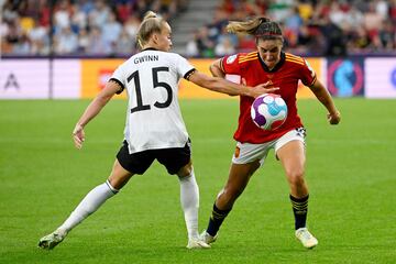 Giulia Gwinn con Mariona Caldentey.