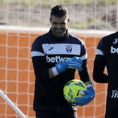 Cuéllar abre el debate en la portería del Leganés