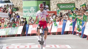 El ciclista español Jesús Herrada celebra su victoria en la sexta etapa de la Vuelta a España 2019.