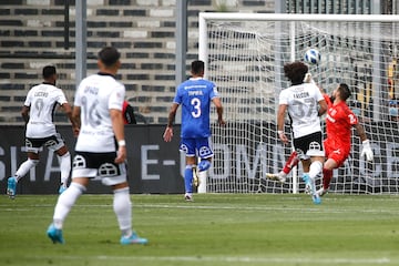 Futbol, Colo Colo vs Universidad de Chile.
Fecha 5, campeonato Nacional 2022.
El jugador de Universidad de Chile Bastian Tapia, no esta en la imagen, marca autogol contra Colo Colo durante el partido de primera division realizado en el estadio Monumental.
Santiago, Chile.
06/03/2022
Marcelo Hernandez/Photosport

Football, Colo Colo vs Universidad de Chile.
5th date, 2022 National Championship.
Universidad de Chile’s player Bastian Tapia, not in the image, scores his own goal against Colo Colo during the first division match at Monumental stadium.
Santiago, Chile.
06/03/2022
Marcelo Hernandez/Photosport