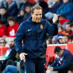 Arrasate ya se sienta en la mesa de Luis Aragonés, Cúper y Manzano