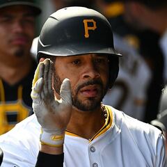 Pirates star suspended for “inappropriate” gesture towards fans