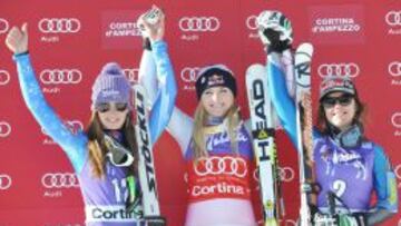 La eslovena Tina Maze, la estadounidense Lindsey Vonn, y su compatriota Leanne Smith, en el podio.