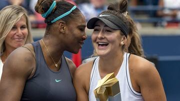 Toronto (Canada), 11/08/2019.- Serena Williams (L) of the US talks with winner Bianca Andreescu of Canada after the final match of the Rogers Cup women's tennis tournament in Toronto, Canada, 11 August 2019. Williams retired from the match due to injury. (Tenis) EFE/EPA/WARREN TODA