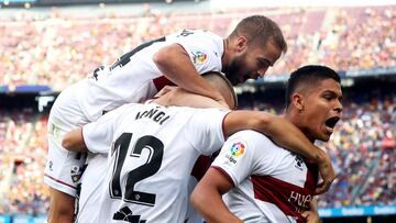 Cucho Hernández celebra el gol marcado frente al Barcelona.