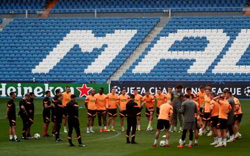 Los jugadores del Shakhtar, durante su entrenamiento en el Bernabéu.