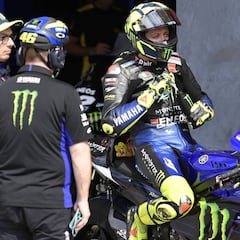 Rossi presiona a Yamaha para probar el 'spoiler' en la M1