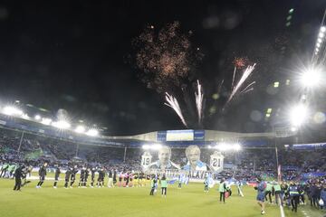 Formación de los equipos del Alavés y del Barcelona.