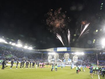 Formación de los equipos del Alavés y del Barcelona.