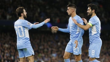 Manchester (United Kingdom), 03/11/2021.- Players of Manchester City celebrate their 3-1 lead during the UEFA Champions League group A soccer match between Manchester City and Club Brugge in Manchester, Britain, 03 November 2021. (Liga de Campeones, Reino
