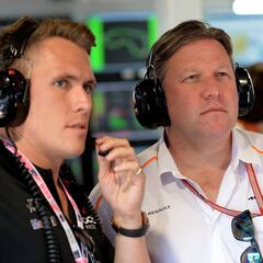 Brown: “Parece apropiado que Sainz ocupe el sitio de Alonso”