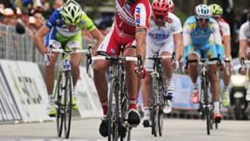 Purito vence con un ataque a un kilómetro