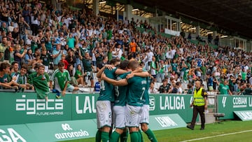 Los jugadores del Racing de Ferrol celebran un gol contra el Sporting de Gijón en A Malata durante el partido disputado en agosto de 2023.