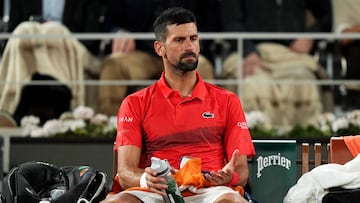 Novak Djokovic, en el partidocontra Sinner en Roland Garros.