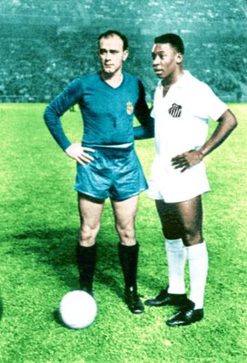 Alfredo Di Stéfano y Pelé tras un partido entre el Santos y el Real Madrid.