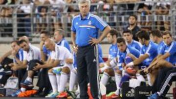 Carlo Ancelotti no perdió detalle del partido.