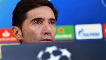 EPA5380. TURÍN (ITALIA), 26/11/2018.- El entrenador del Valencia CF, Marcelino García Toral, ofrece una rueda de prensa en Turín (Italia), hoy, 26 de noviembre de 2018, en la víspera de su encuentro ante la Juventus correspondi