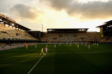 Est ubicado en la ciudad de Villarreal, Espa?a. En l disputa sus encuentros el Villarreal CF y tiene una capacidad para 23.500 espectadores. 