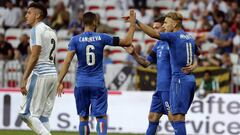 Italia golea a Uruguay de la mano de De Rossi y Éder