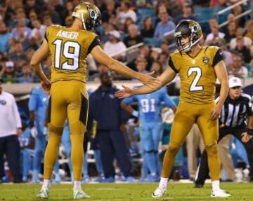 Jason Myers empatar¨ªa en sendas ocasiones los field goals de los Titans y se llegar¨ªa al descanso con un escuerto empate a 6, que romper¨ªa el propio Myers a los 4 minutos de la reanudaci¨®n. Los Jaguars se adelentaban por primera vez en el encuentro.