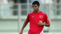 Turkey issues arrest warrant for Hakan Sükür