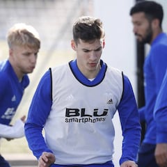 El Valencia tiene en Mina una vía para cuadrar su presupuesto