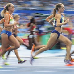 Almaz Ayana demolishes 23-year-old world record