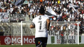 El jugador de Colo Colo Esteban Paredes, idurante el partido por la Super Copa en el estadio Nacional de Santiago, Chile.