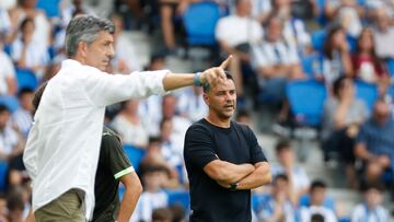 SAN SEBASTIÁN, 12/08/2023.- El entrenador de la Real Sociedad Imanol Alguacil y el entrenador del GironaMiguel Ángel Sánchez, durante el partido de la jornada 1 de LaLiga entre la Real Sociedad y el Girona, este sábado en el estadio Reale Arena en San Sebastián. EFE/ Juan Herrero
