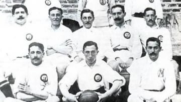 Ambos futbolistas son los único nacidos en Guatemala que han disputado el clásico español; uno de ellos, incluso, fue presidente del cuadro blanco