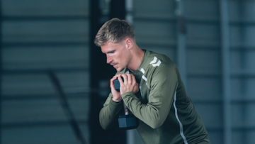 Carl Starfelt se ejercita en el gimnasio de la Ciudad Deportiva Afouteza.