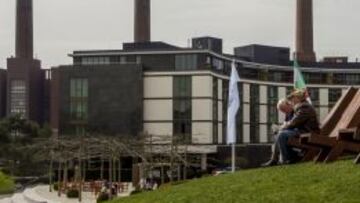 El Autostadt de Wolfsburgo es un parque temático de los coches. Recibe dos millones de visitas al año. Tiene una extensión de seis kilómetros y más de 20 pabellones.