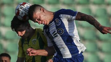 Con Díaz y Uribe, Porto gana y se acera al título