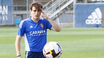 Francho, durante el entrenamiento con el Real Zaragoza.