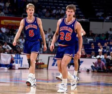 Steve Kerr, a la izquierda (Cleveland Cavaliers)