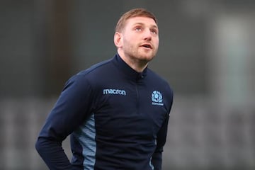 Finn Russell, a su bola en un entrenamiento escocés.