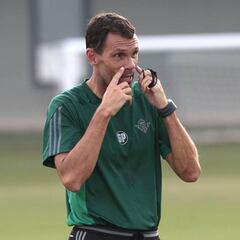 Poyet sigue sancionado: "Que la mano dura sea para todos"