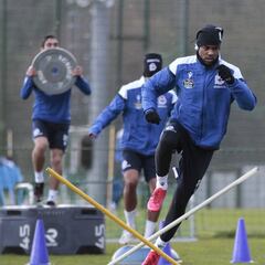 Gandoy y Adri Castro, positivos en la vuelta al trabajo del Deportivo